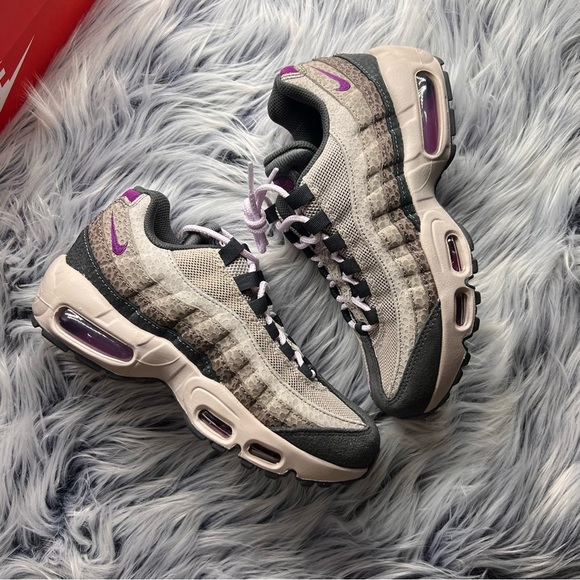 Nike Air Max 95 - Picture 2 of 5